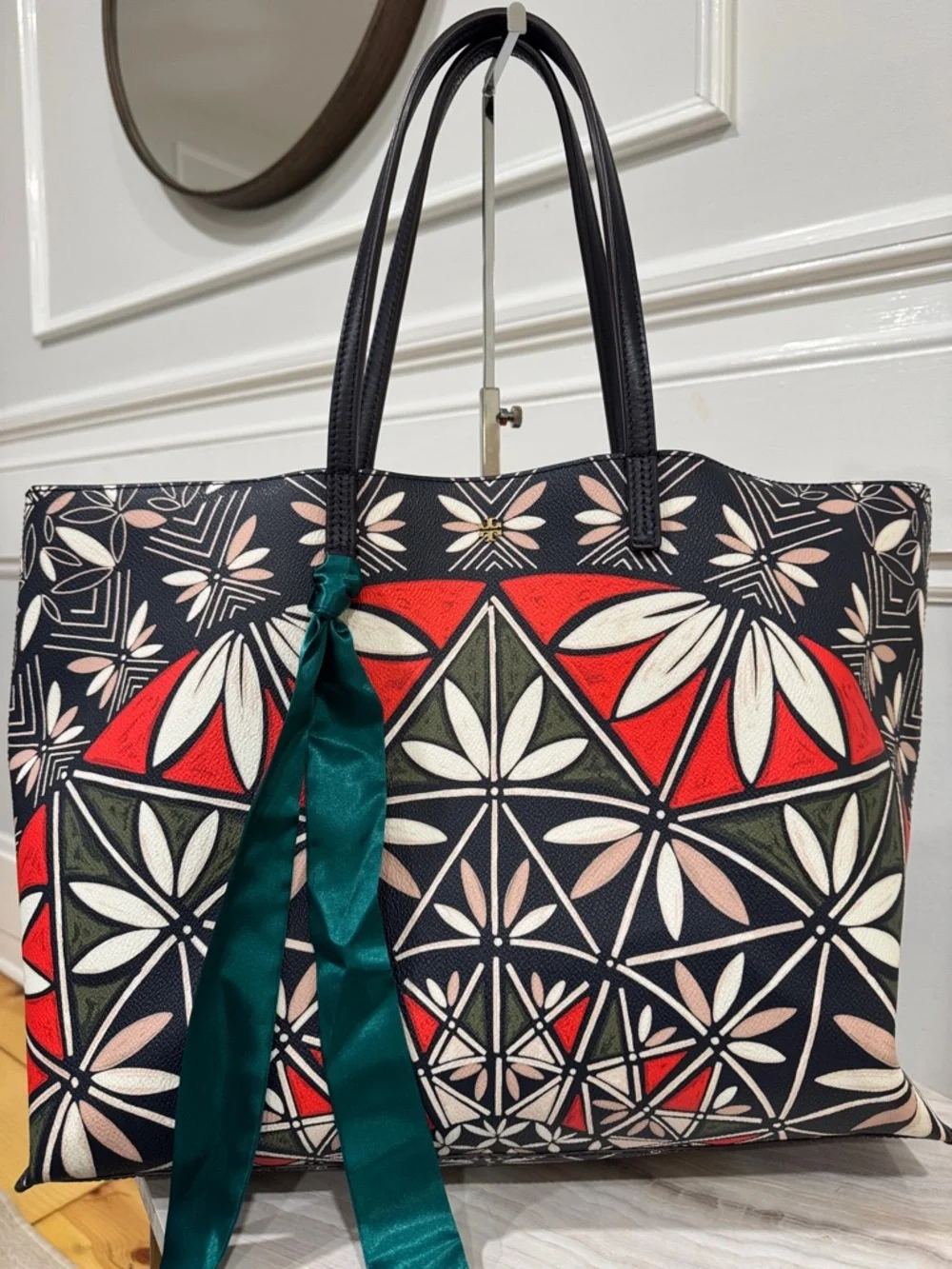 Tory Burch Bag Kerrington Large Printed Floral Geometric Leather Tote - Picture 4 of 17